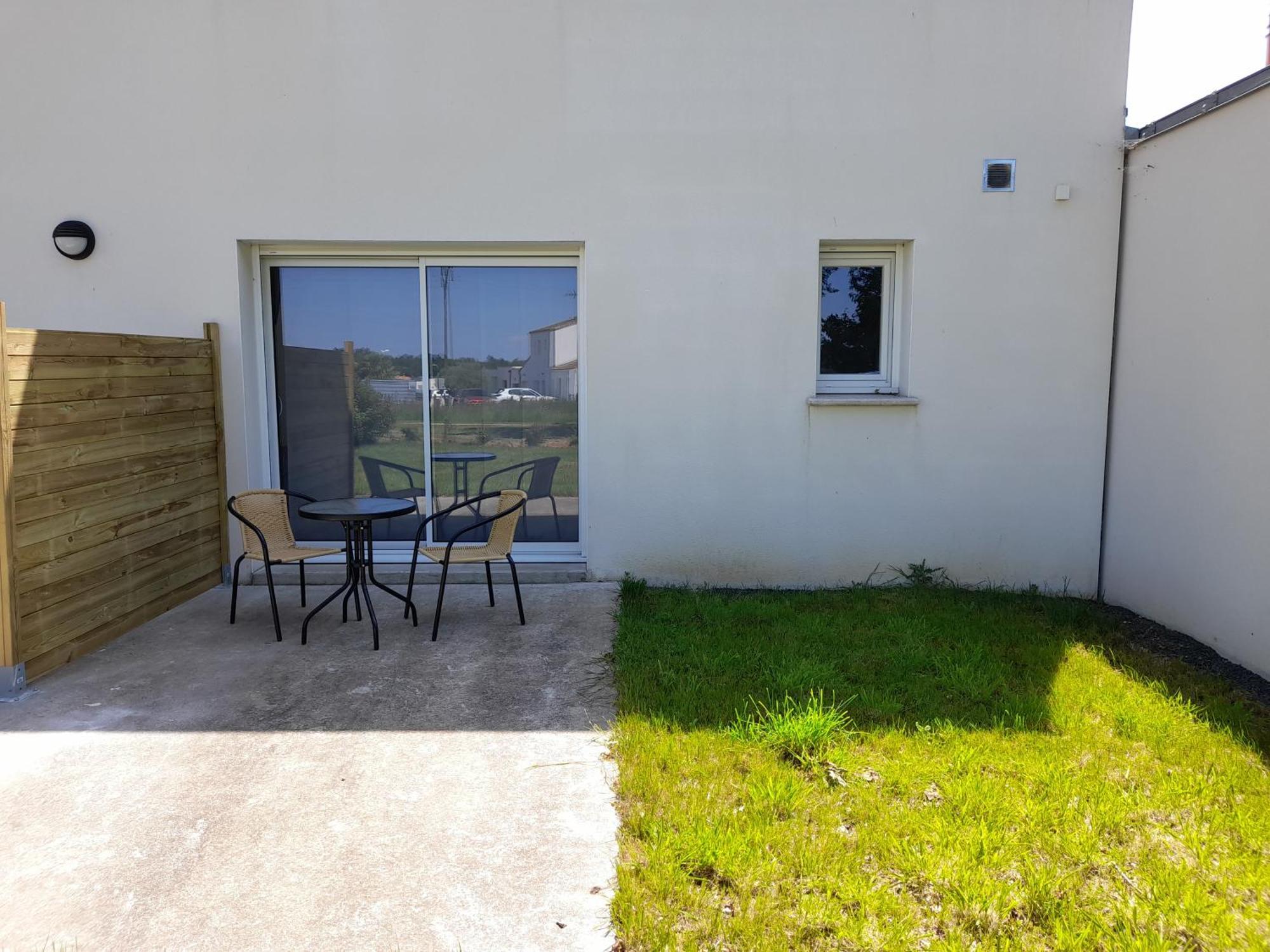 Studio Lumineux Avec Terrasse La Roche-sur-Yon Exterior foto